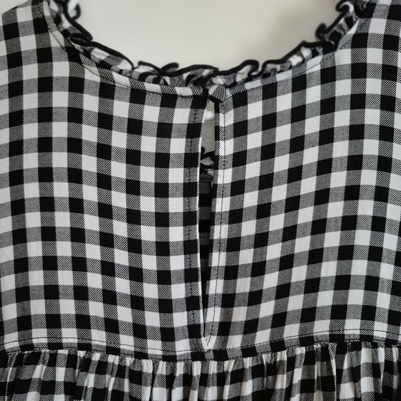 Time and Tru Checkered Ruffle Blouse - Picture 4 of 10